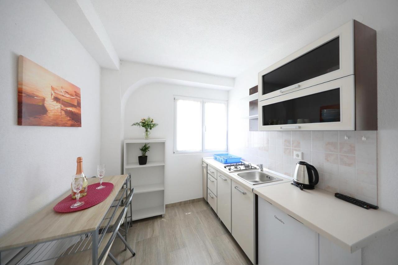 Ap Roko&Dina Apartment Nin Exterior photo