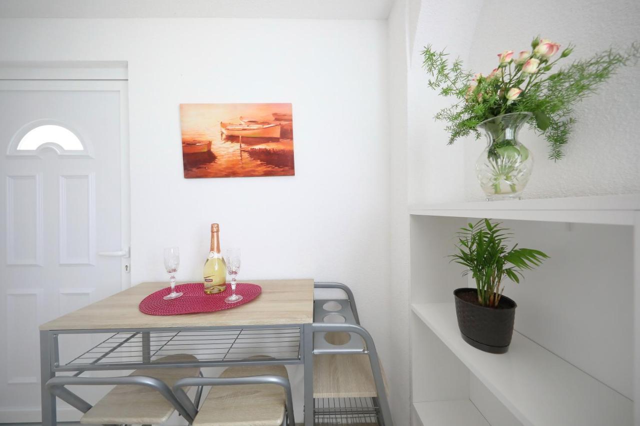 Ap Roko&Dina Apartment Nin Exterior photo